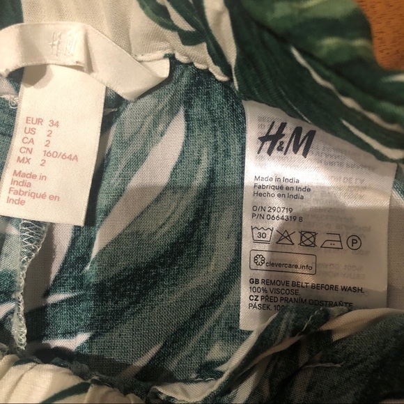 Palm print H&M paper bag waist pants - size 2 - Picture 2 of 3